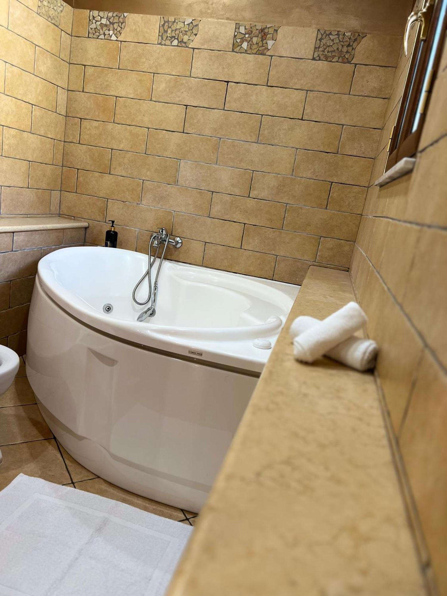 Bacio Del Sole Apartment Palermo Luaran gambar